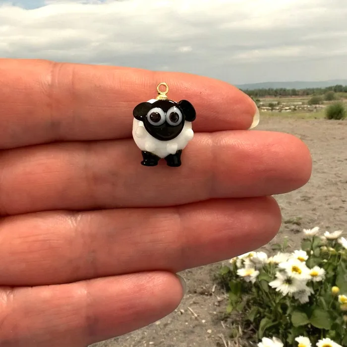 Peppy Beads Charm Necklaces Hand Made Murano Glass Sheep Charm With 24Kt Gold Plated Pin