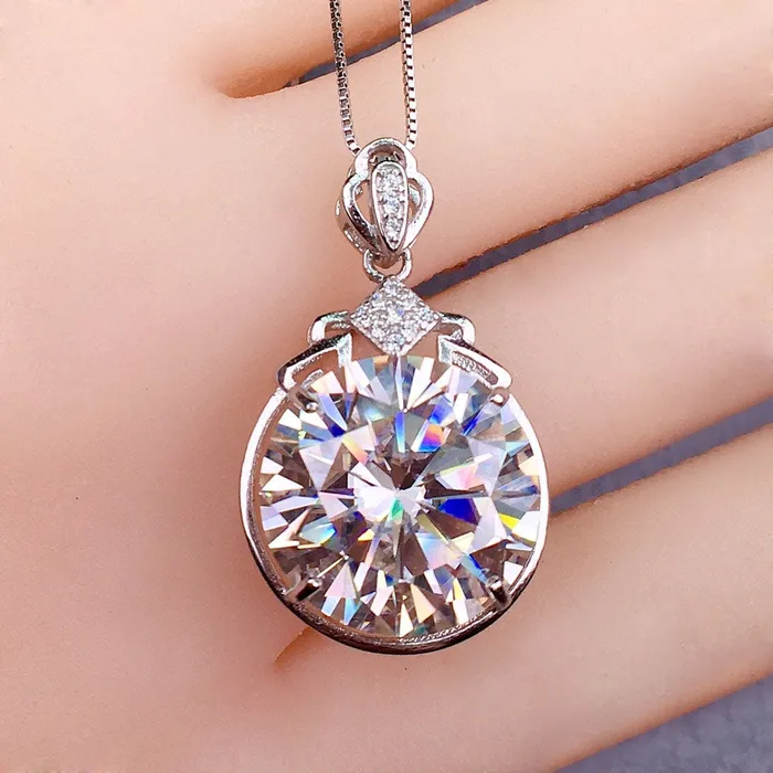 Leyloon Jewelry Necklaces 13 Carat D Color Round Cut Solitaire Plain Halo Pendant VVS Moissanite Necklace Leyloon Jewelry Necklaces 13 Carat D Color Round Cut Solitaire Plain Halo Pendant VVS Moissanite Necklace