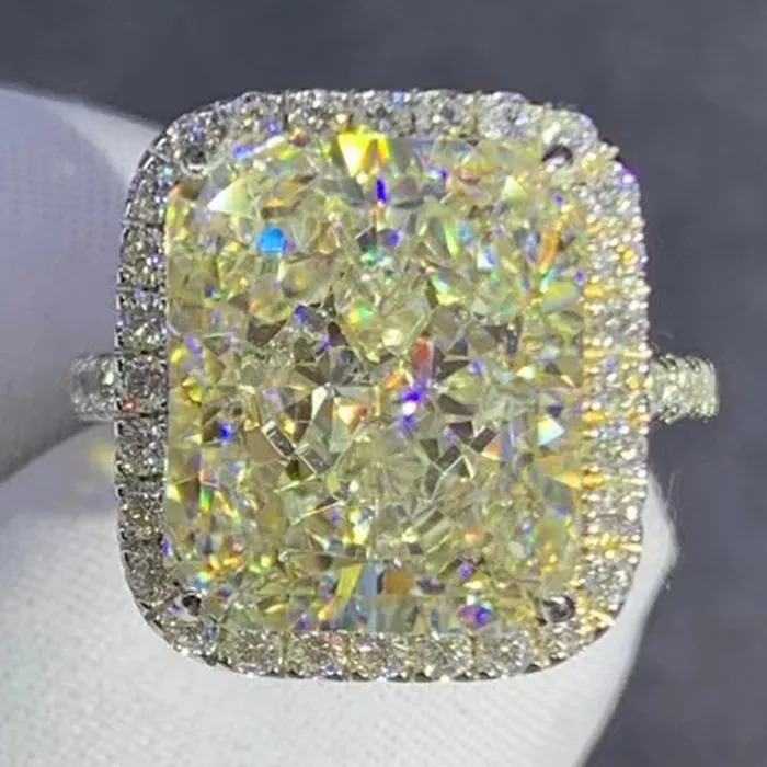 Rings Leyloon Jewelry 8 Carat Radiant Cut Moissanite Ring VVS KM Colorless Halo French Pave