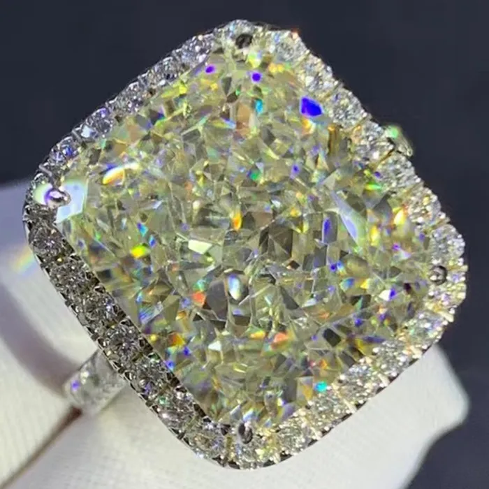 Rings Leyloon Jewelry 8 Carat Radiant Cut Moissanite Ring VVS KM Colorless Halo French Pave