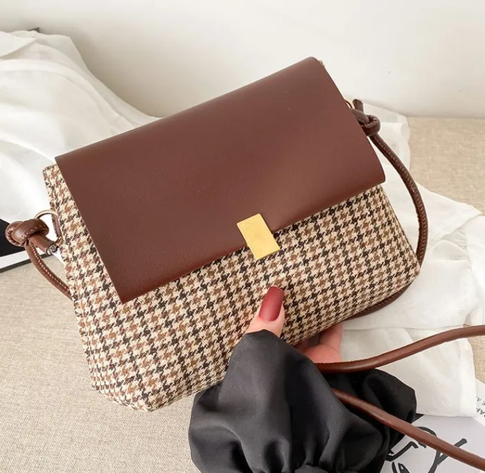 01 Earrings PB105 Brown Houndstooth Pattern Shoulder Bag
