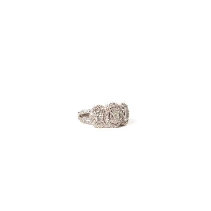 STORE 5a Luxury Preowned Goods PreOwned Diamond Halo Engagement Ring Rings