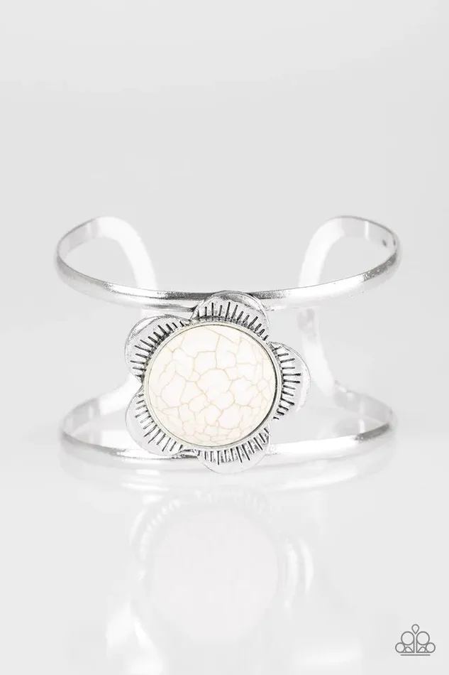 Bracelets Paparazzi Jewelry Paparazzi Bracelet Desert Blooms White