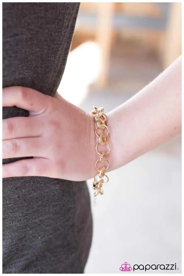 Bracelets Paparazzi Jewelry Paparazzi Bracelet Open and Shut Gold