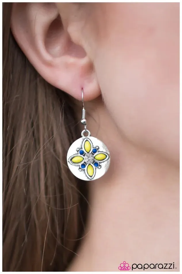 Earrings Paparazzi Jewelry Paparazzi Earring Stop and Stare Multi