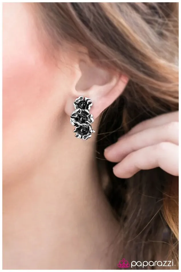 Earrings Paparazzi Jewelry Paparazzi Earring The Remedy Black