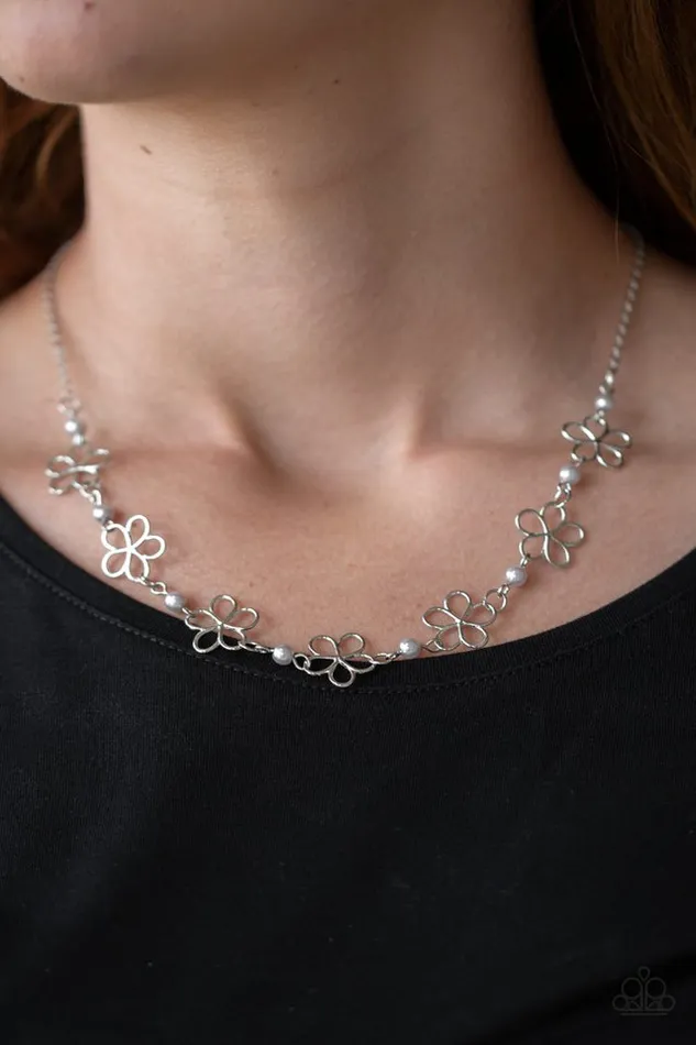 Necklaces Paparazzi Jewelry Paparazzi Necklace Always Abloom Silver