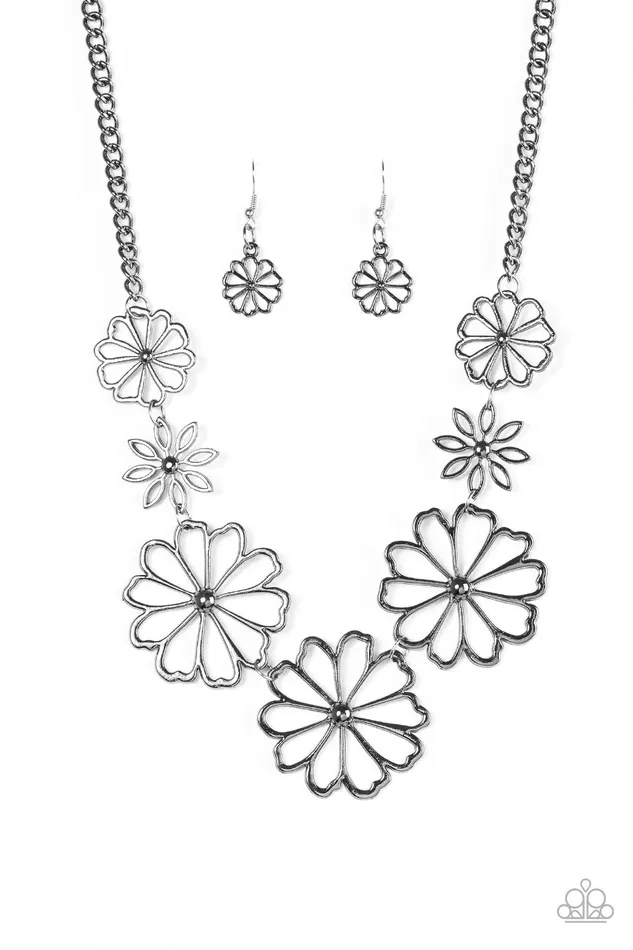 Necklaces Paparazzi Jewelry Paparazzi Necklace Blooming With Beauty Black