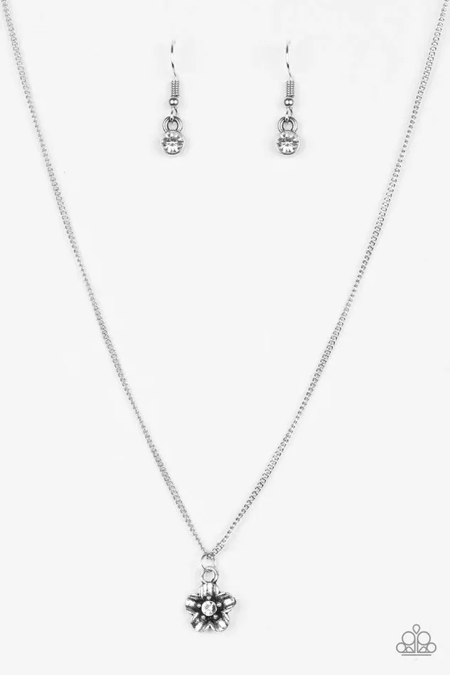 Necklaces Paparazzi Jewelry Paparazzi Necklace Boho Botanical White