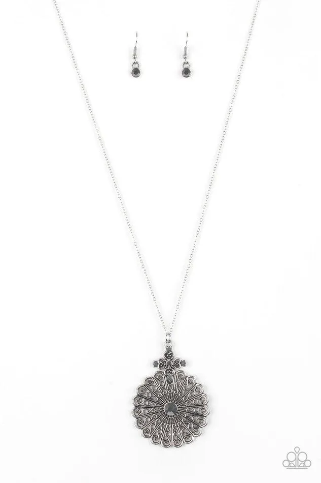 Necklaces Paparazzi Jewelry Paparazzi Necklace Walk On The WILDFLOWER Side Silver