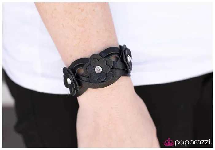 Paparazzi Bracelet Weaving Down the Garden Path Black Paparazzi Jewelry Bracelets