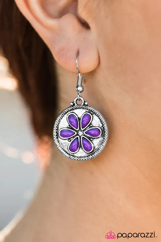 Paparazzi Jewelry Earrings Paparazzi Earring Bet Your Bottom SANDDollar Purple