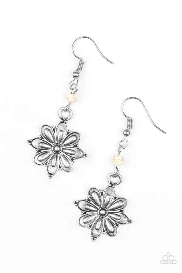 Paparazzi Jewelry Earrings Paparazzi Earring Cactus Blossom White