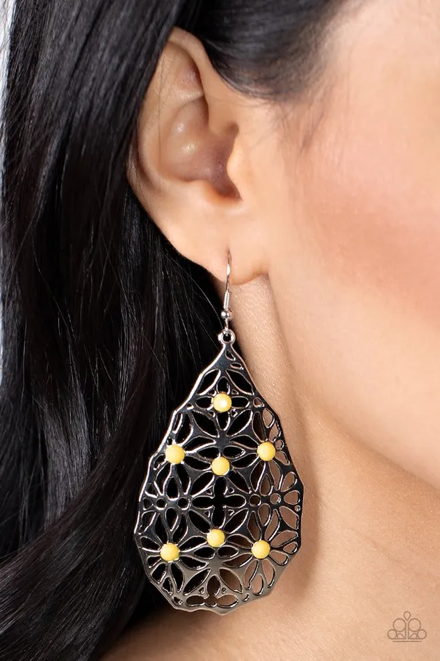 Paparazzi Jewelry Earrings Paparazzi Earring Delightfully Daisy Yellow