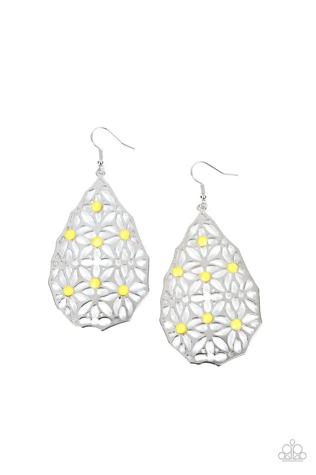 Paparazzi Jewelry Earrings Paparazzi Earring Delightfully Daisy Yellow Paparazzi Jewelry Earrings Paparazzi Earring Delightfully Daisy Yellow