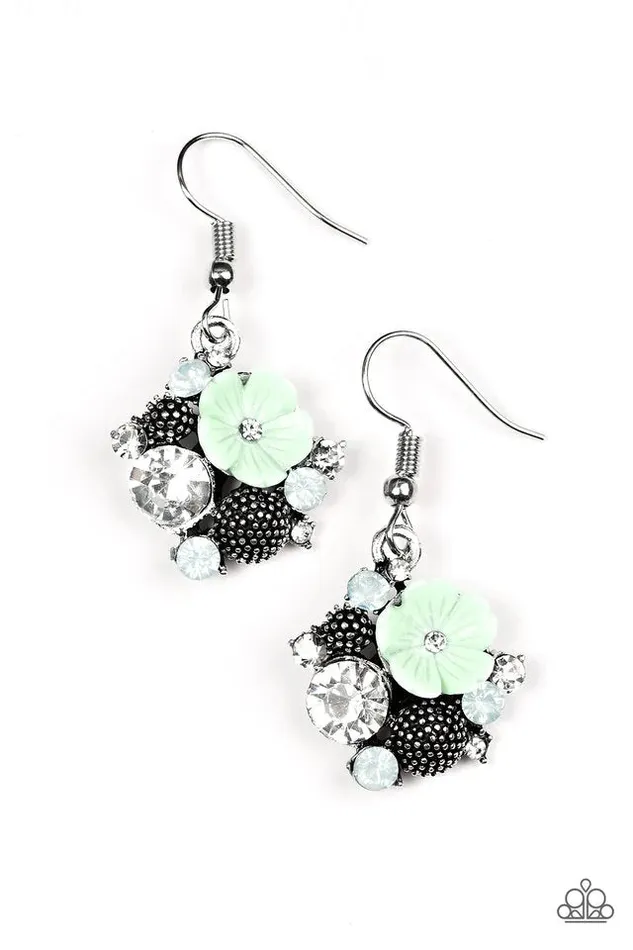 Paparazzi Jewelry Earrings Paparazzi Earring Lily Valleys Green