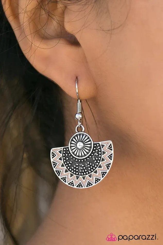 Paparazzi Jewelry Earrings Paparazzi Earring Tahitian Cruise Brown