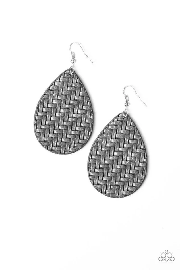 Paparazzi Jewelry Earrings Paparazzi Earring Teardrop Trend Silver Paparazzi Jewelry Earrings Paparazzi Earring Teardrop Trend Silver