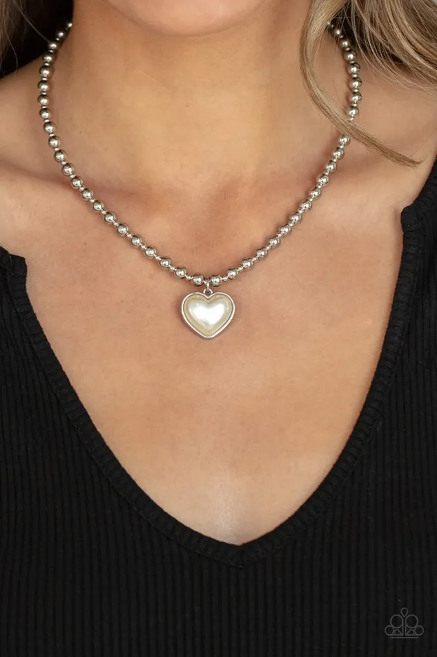 Paparazzi Jewelry Necklaces Paparazzi Necklace Heart Full of Fancy White