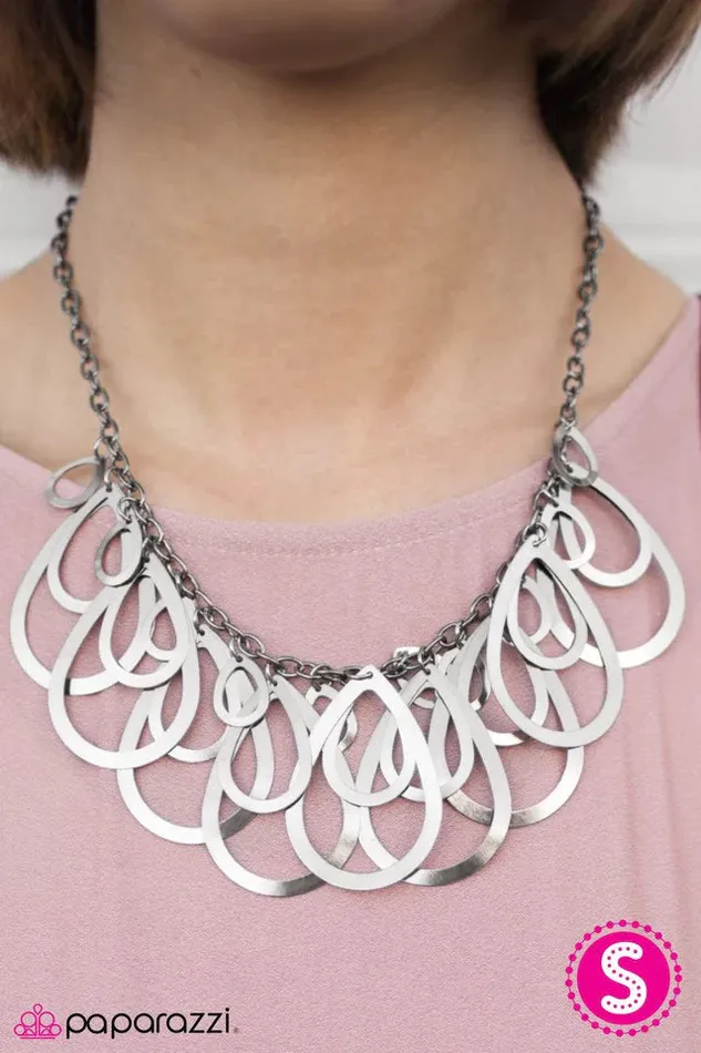 Paparazzi Jewelry Necklaces Paparazzi Necklace Look Out Below Silver