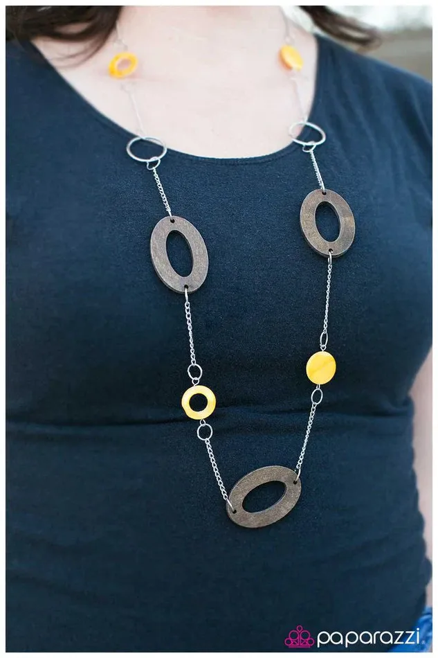 Paparazzi Jewelry Necklaces Paparazzi Necklace See the Distinction Yellow