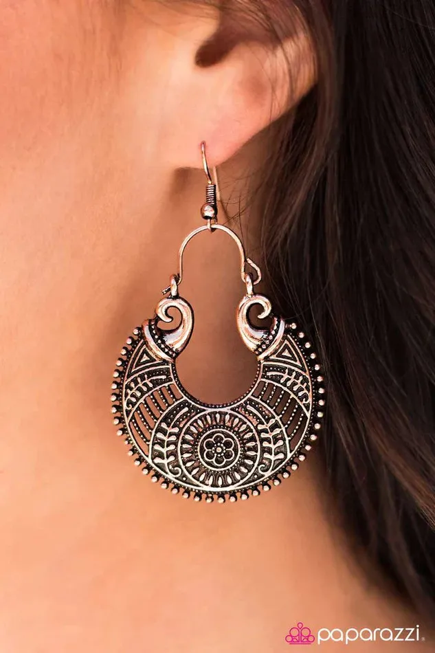Paparazzi Jewelry Paparazzi Earring Moon Flower Copper Earrings