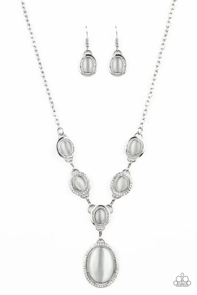 Paparazzi Jewelry Paparazzi Necklace Metro Medallion White Necklaces