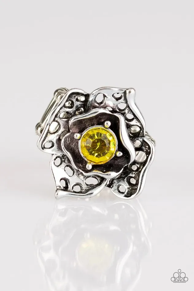 Paparazzi Jewelry Paparazzi Ring Glowing Gardens Yellow Rings