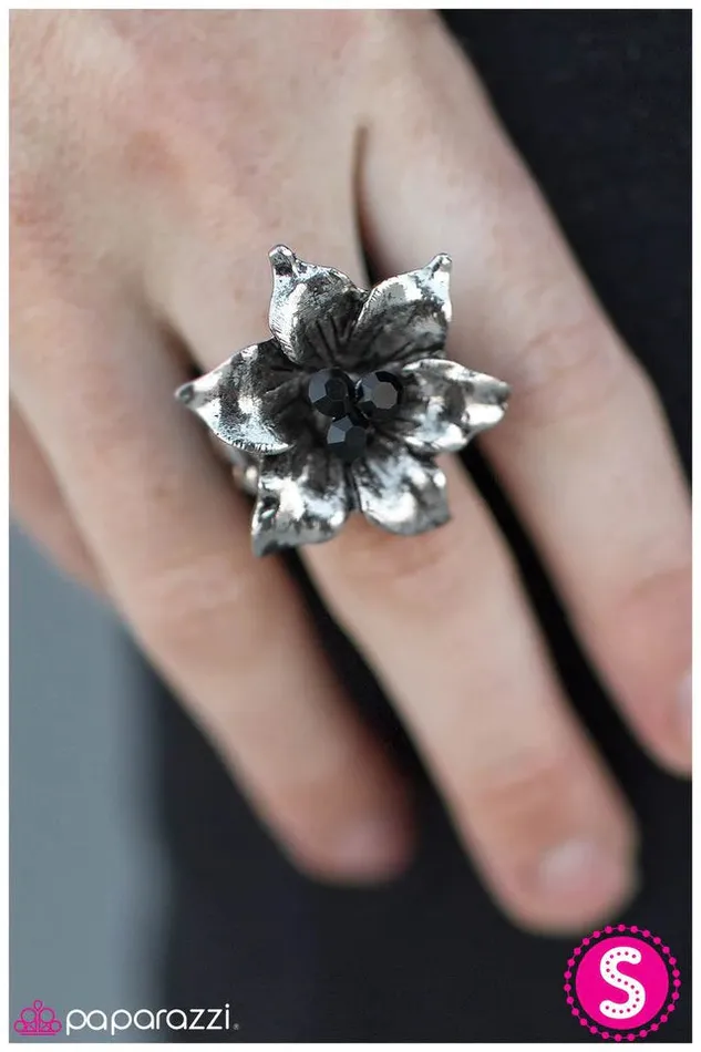 Rings Paparazzi Ring I Wanna Hold Your Hand Black Paparazzi Jewelry