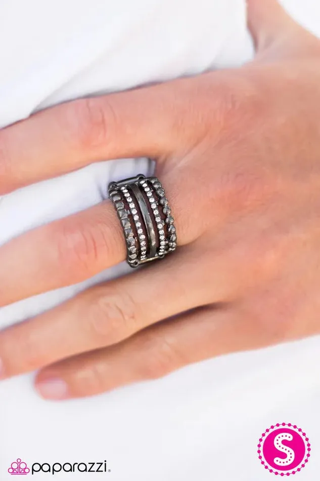 Rings Paparazzi Ring Row After Row Black Paparazzi Jewelry