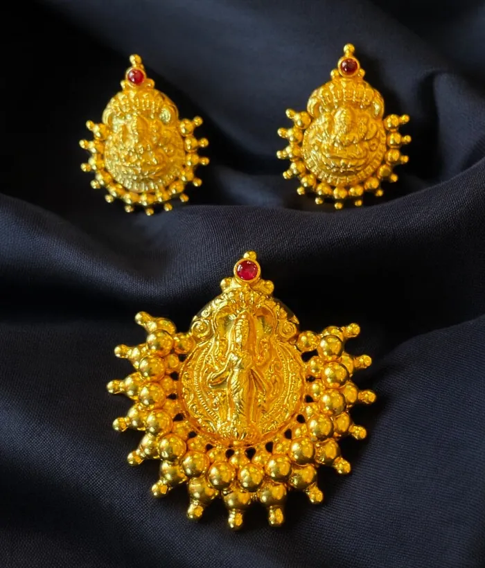 Silversmith Earrings The Nagara Lakshmi Silver Pendant Earrings