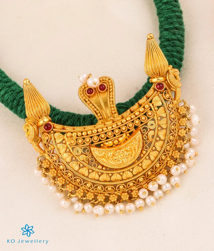 The Viloma Kokkethathi Silver Thread Necklace Green Silversmith Necklaces