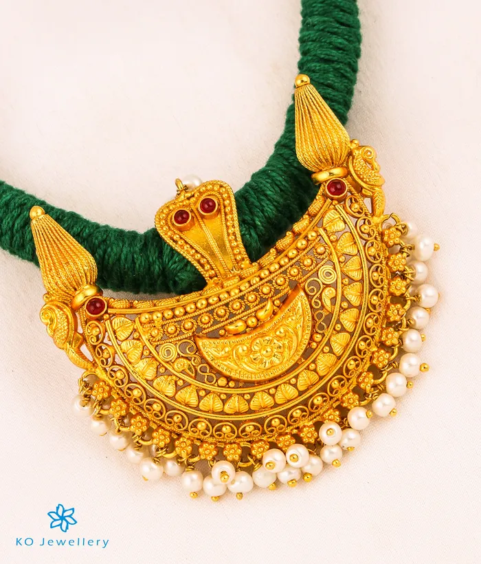 The Viloma Kokkethathi Silver Thread Necklace Green Silversmith Necklaces